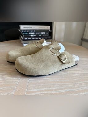 Small shop|Faux Suede Slip-On clogs in Beige Tan,soft Sherpa inner•••NWT